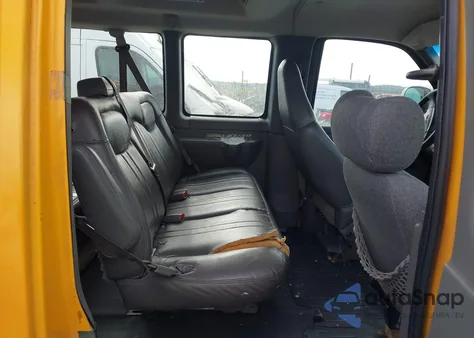 2004 GMC Savana Standard from USA, damaged, VIN 1GKHG39U441111287